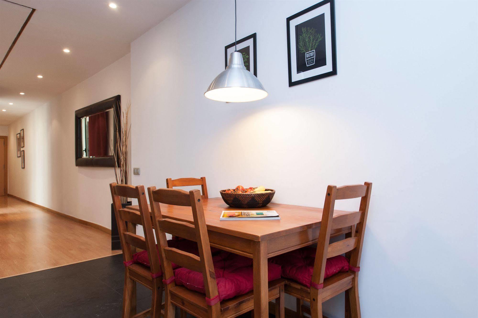 ברצלונה Short Stay Group Liceu Serviced Apartments מראה חיצוני תמונה