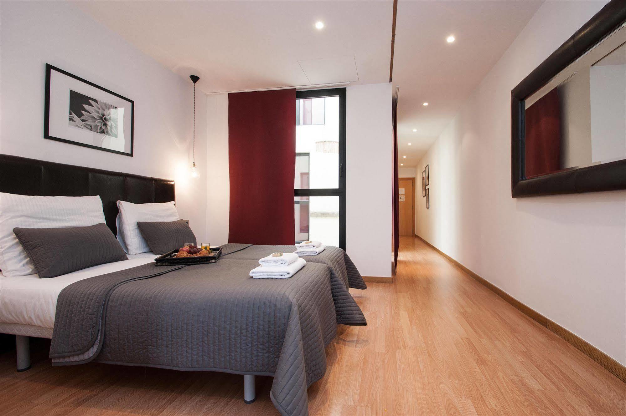 ברצלונה Short Stay Group Liceu Serviced Apartments מראה חיצוני תמונה